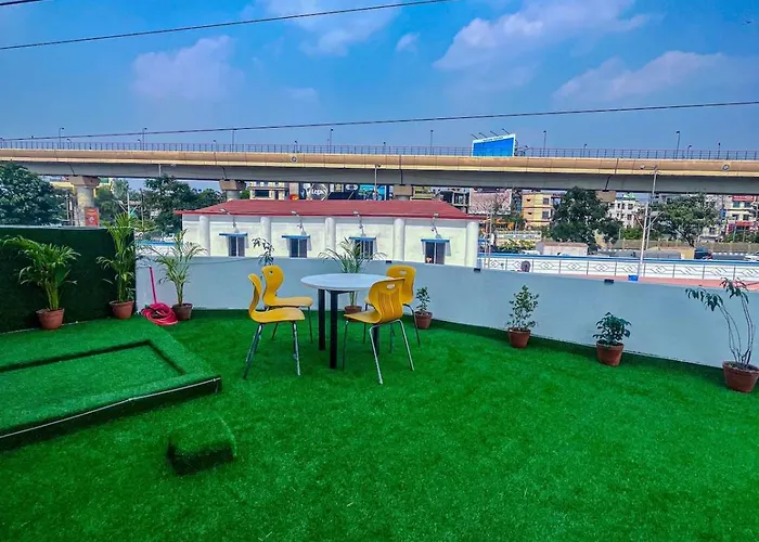 The Bypass Nest-With Private Cozy Attached Terrace